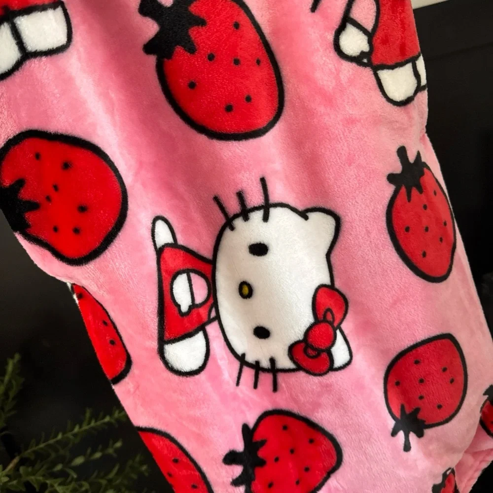 NWT! Hello Kitty pink strawberry blanket oversized 50x70”